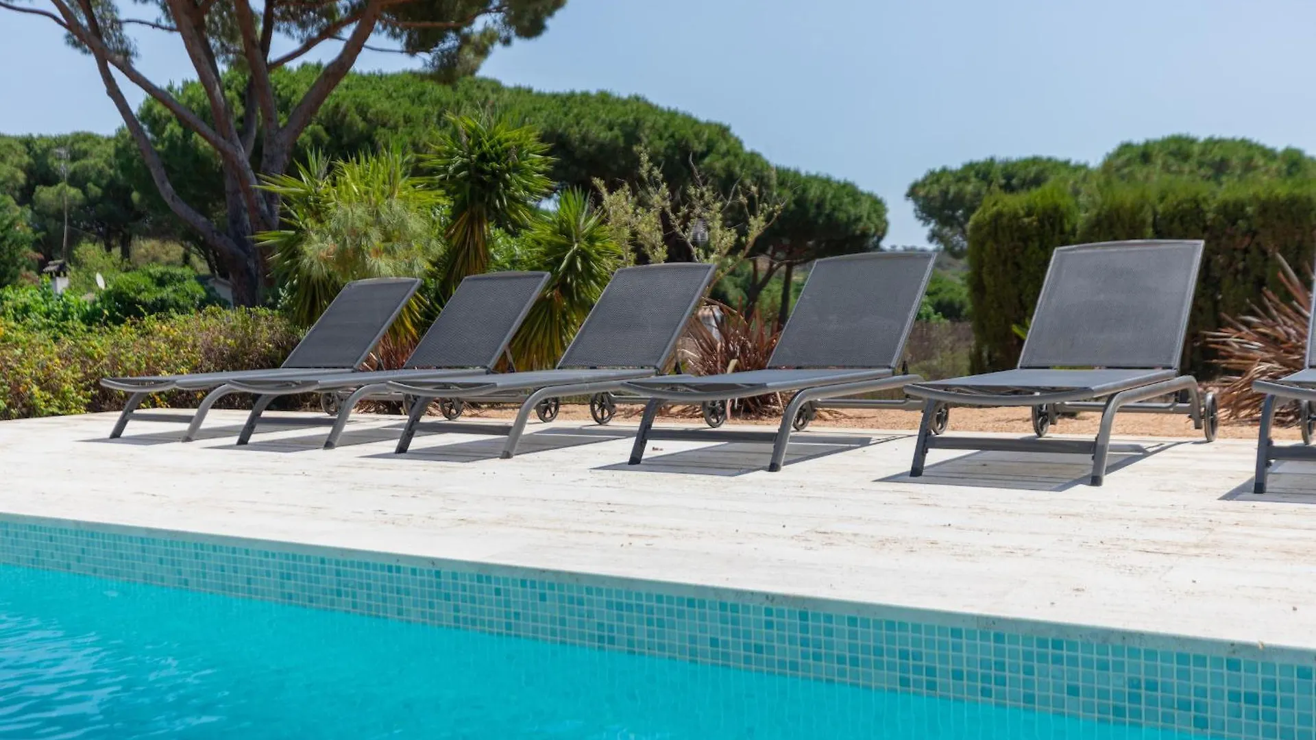 Hauzify I Villa Cunha Calonge  Spain